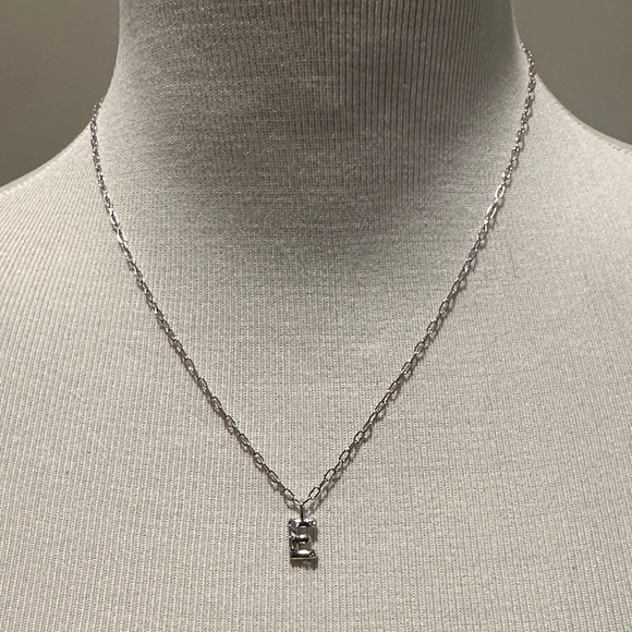 Kendra Scott new Silver Initial “E” Necklace - Picture 1 of 5